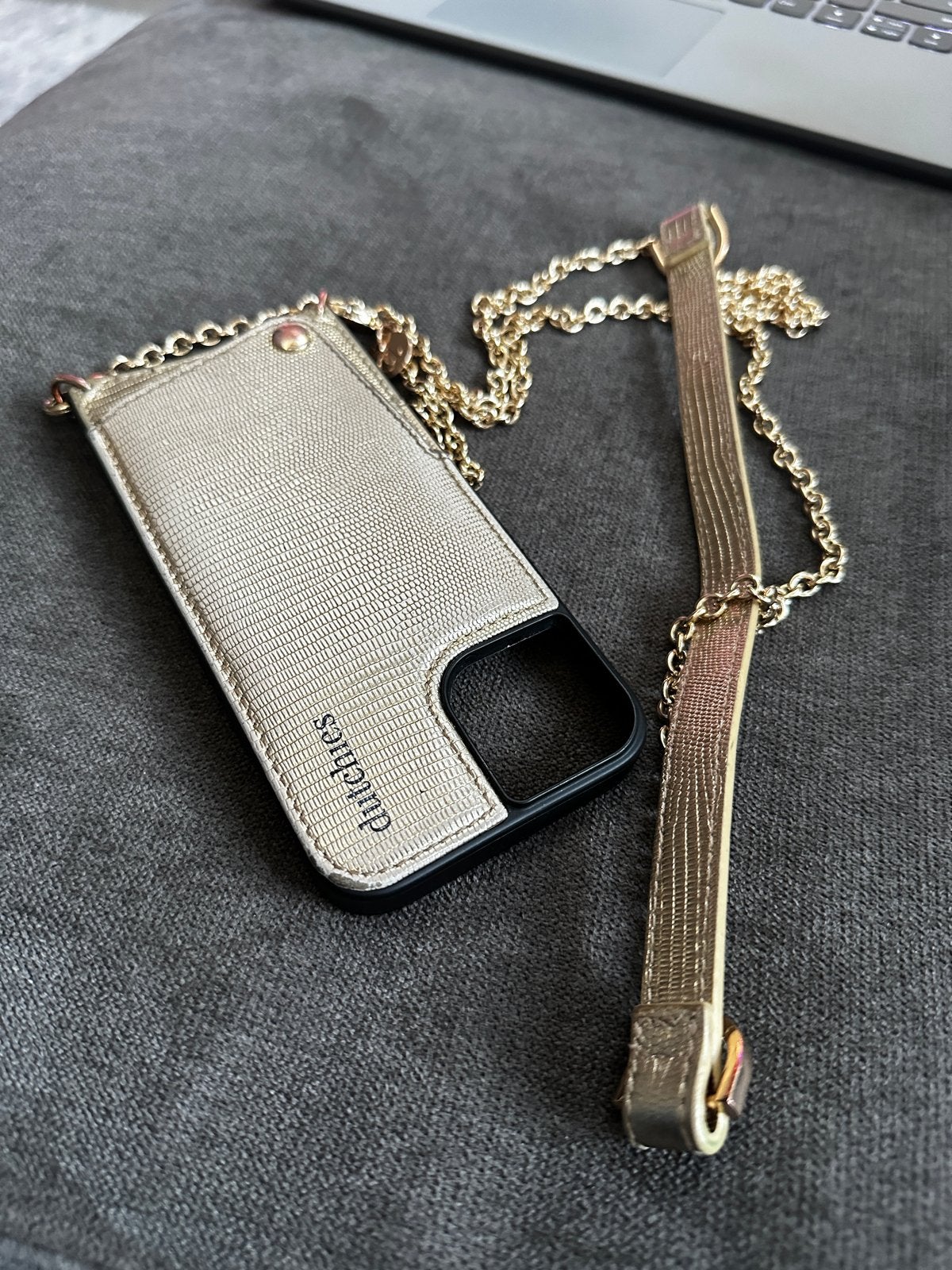 Dutchess iPhone 13 Hoesje met Ketting - Goudkleurig, Telecommunicatie, Mobiele telefoons | Hoesjes en Frontjes | Apple iPhone