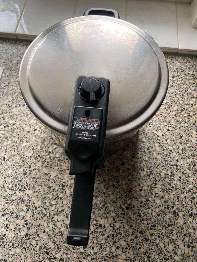 Tefal snelkookpan 6 L(Defect), Ophalen of Verzenden, Gebruikt, Rvs, Kookpan of Snelkookpan
