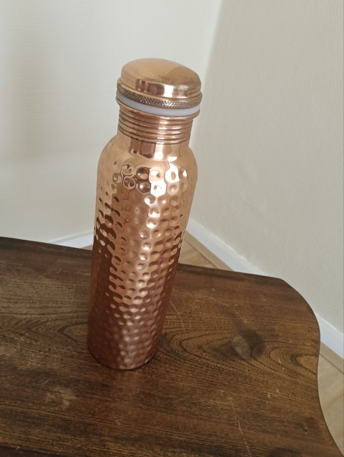 Koperen drinkfles met gehamerd design, Ophalen of Verzenden, Zo goed als nieuw