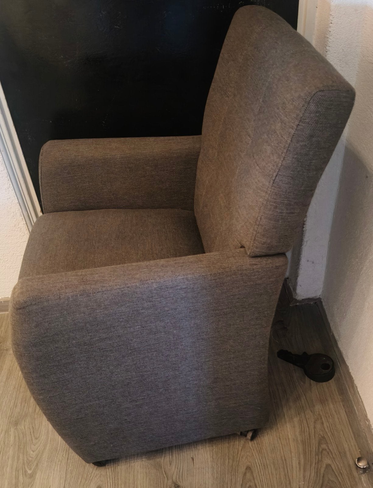 4 eettafel stoelen met wieltjes., Ophalen, Gebruikt, Minder dan 75 cm, Stof