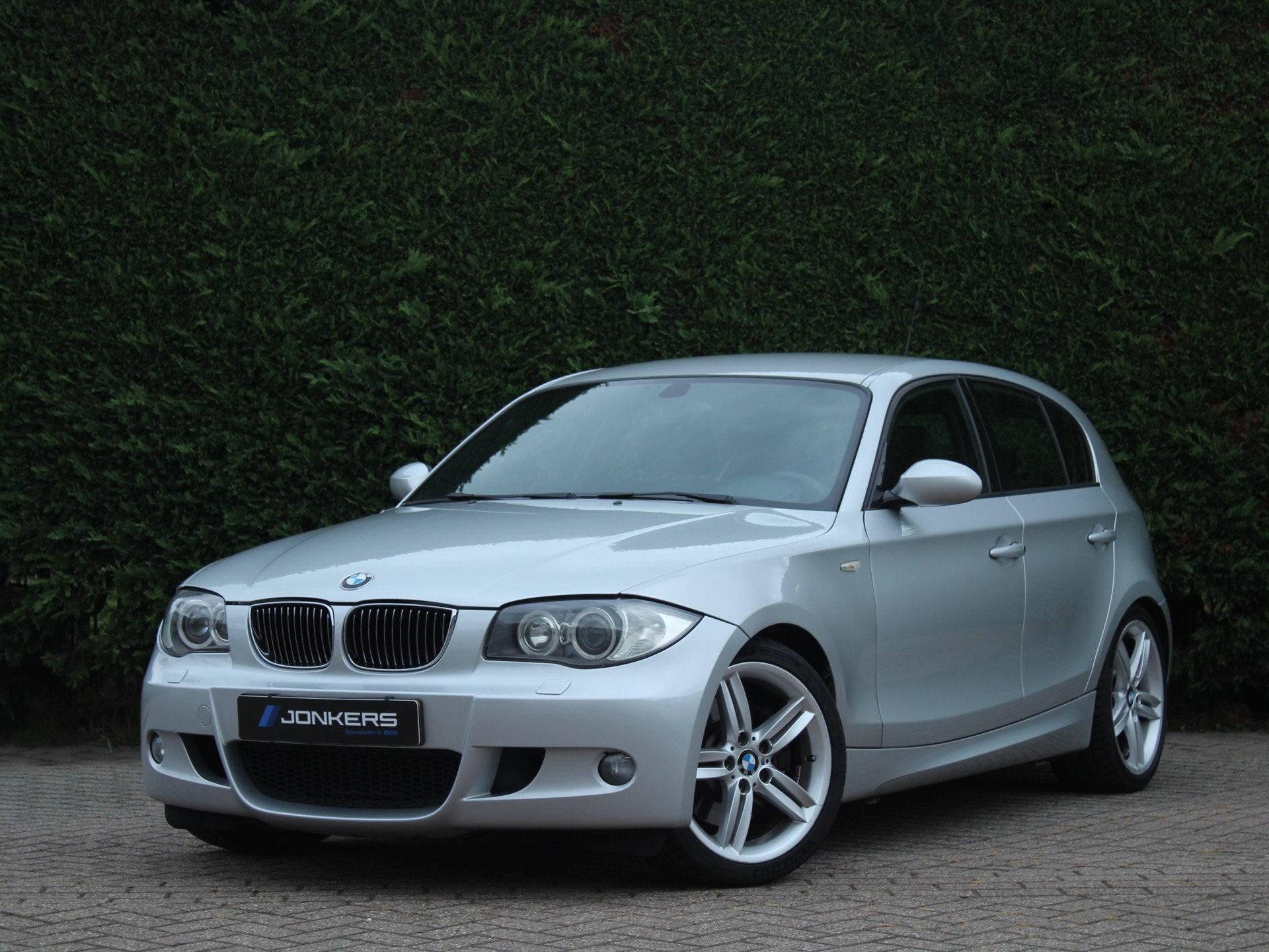 BMW 1-serie 130i Executive M Sport | Trekhaak (bj 2006), 1-Serie, Gebruikt, Zwart, 1350 kg