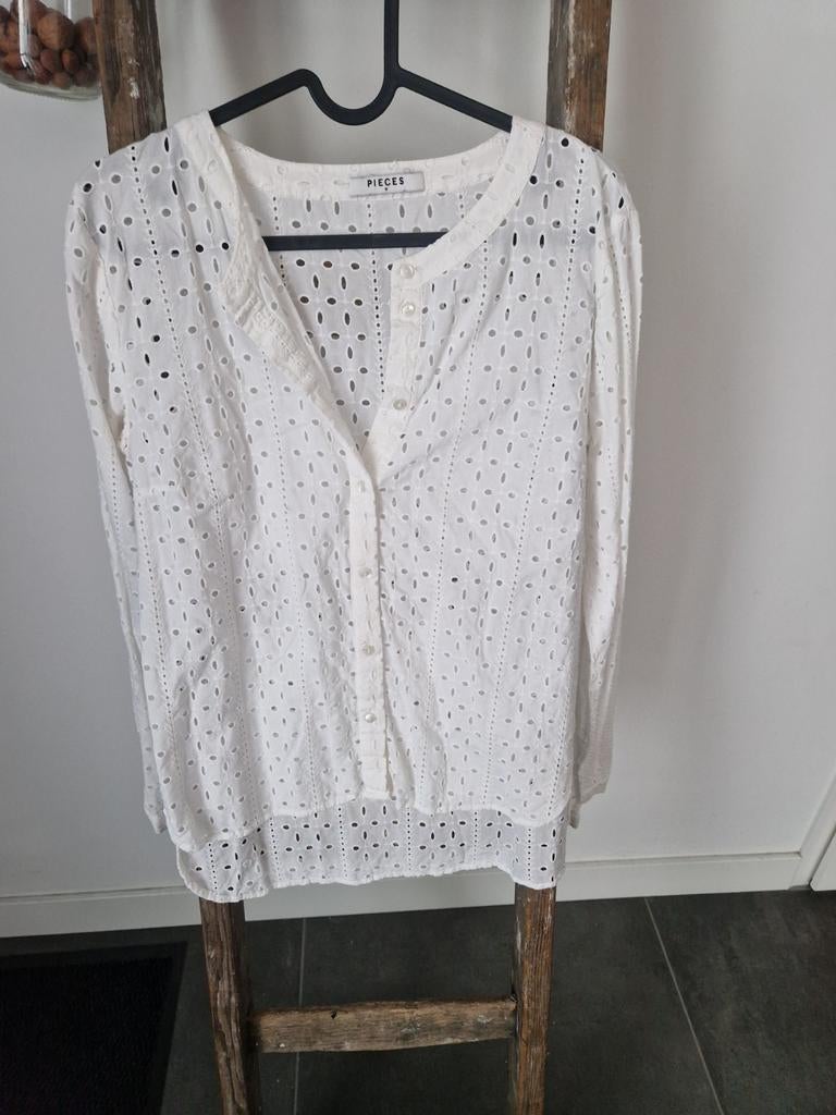 Witte Pieces Blouse met Broderie - Maat M, Maat 38/40 (M), Wit, Ophalen of Verzenden, Zo goed als nieuw