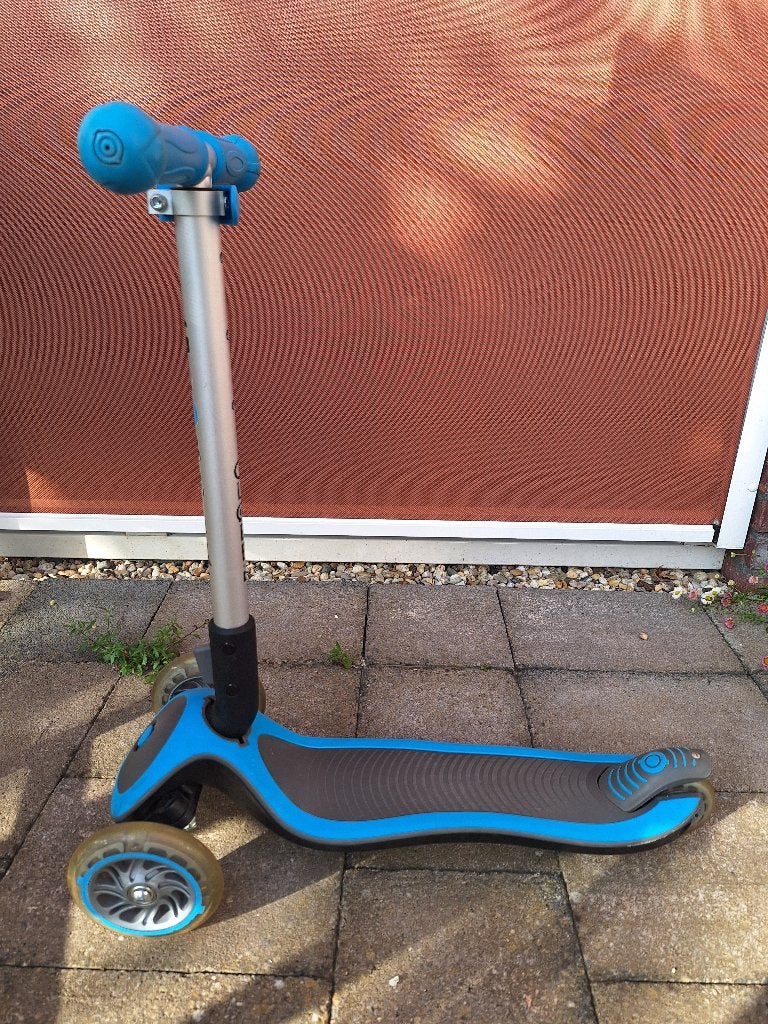 Step merk Globber met lichteffecten in de voorwielen, Fietsen en Brommers, Steps, Gebruikt, Gewone step, Ophalen of Verzenden