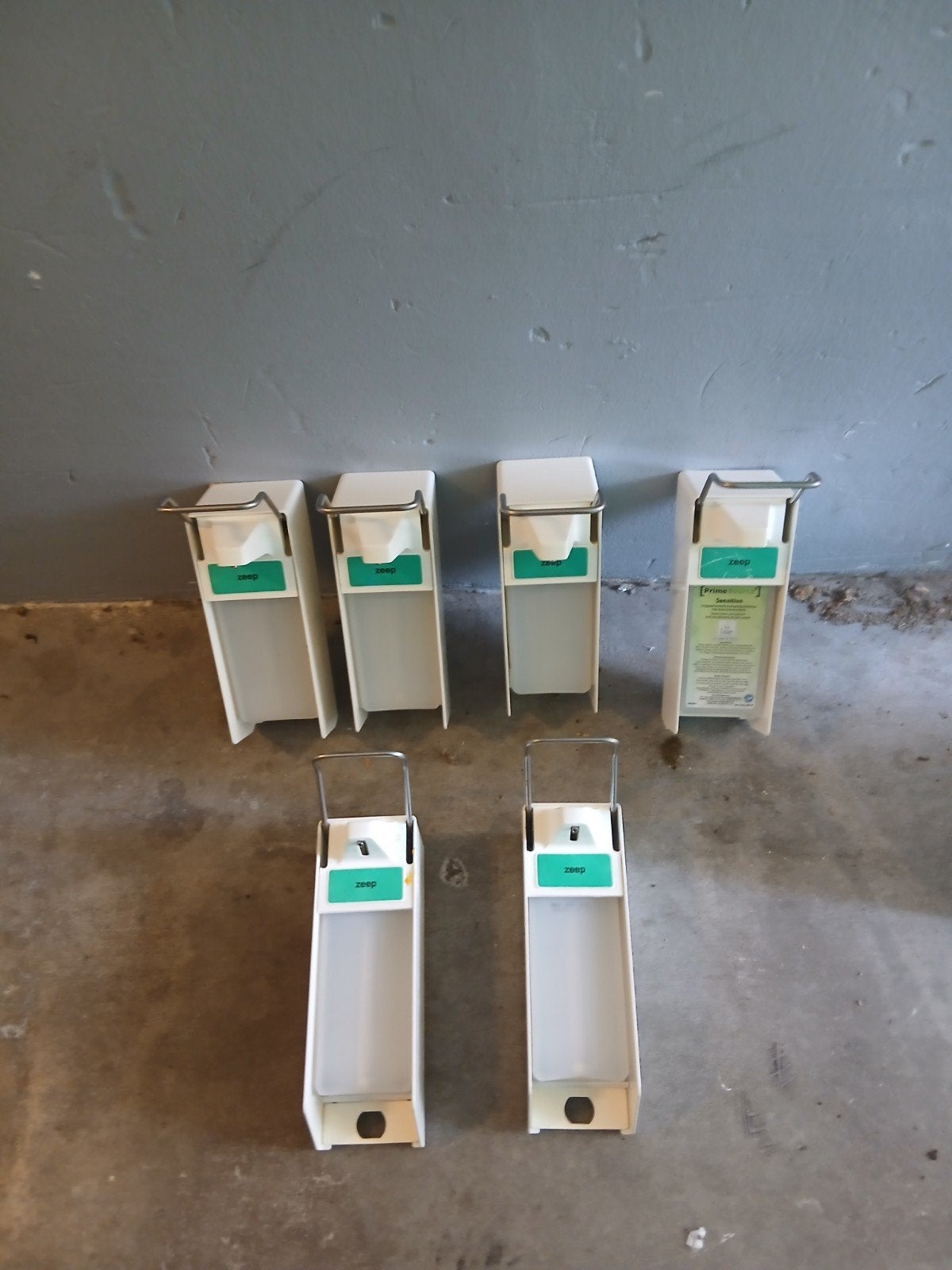 10€per Zeepdispensers (6 stuks) - Ideaal voor grootverbruik, Huis en Inrichting, Schoonmaakartikelen, Verzenden, Overige typen
