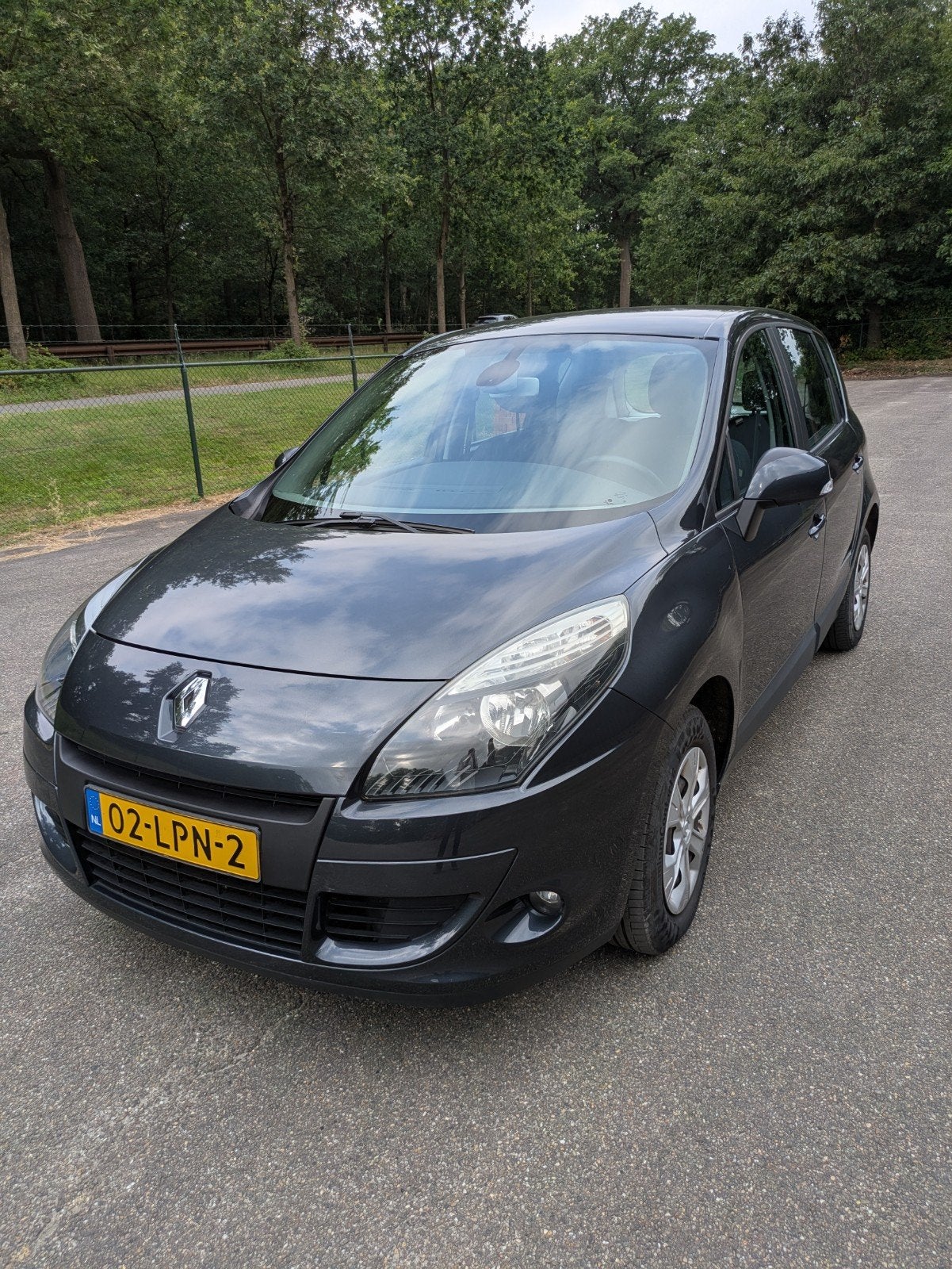 Renault Scénic 1.6 16V 81KW 2010 Grijs met trekhaak., Voorwielaandrijving, Stof, 4 cilinders, 75 €/maand