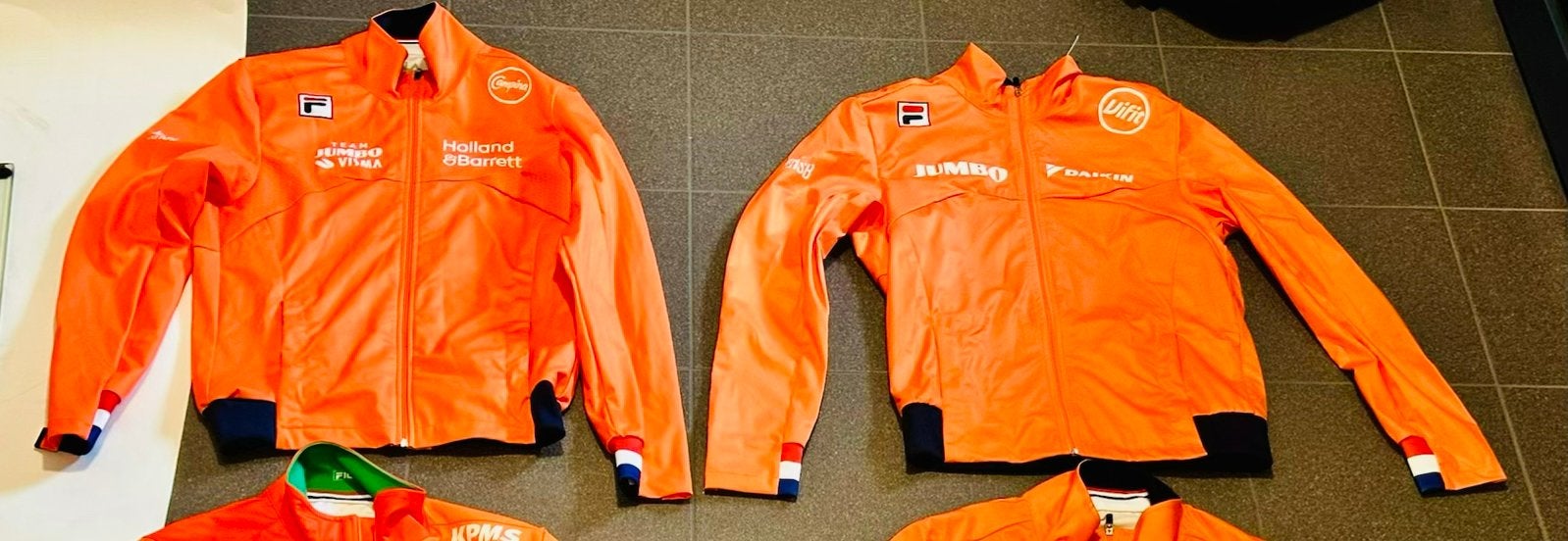 Sportkleding sportjas hardloopjas nederland maat M Fila, Maat 48/50 (M), Nieuw, Oranje, Ophalen of Verzenden