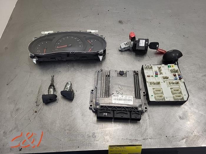 Kontaktslot + computer van een Renault Kangoo