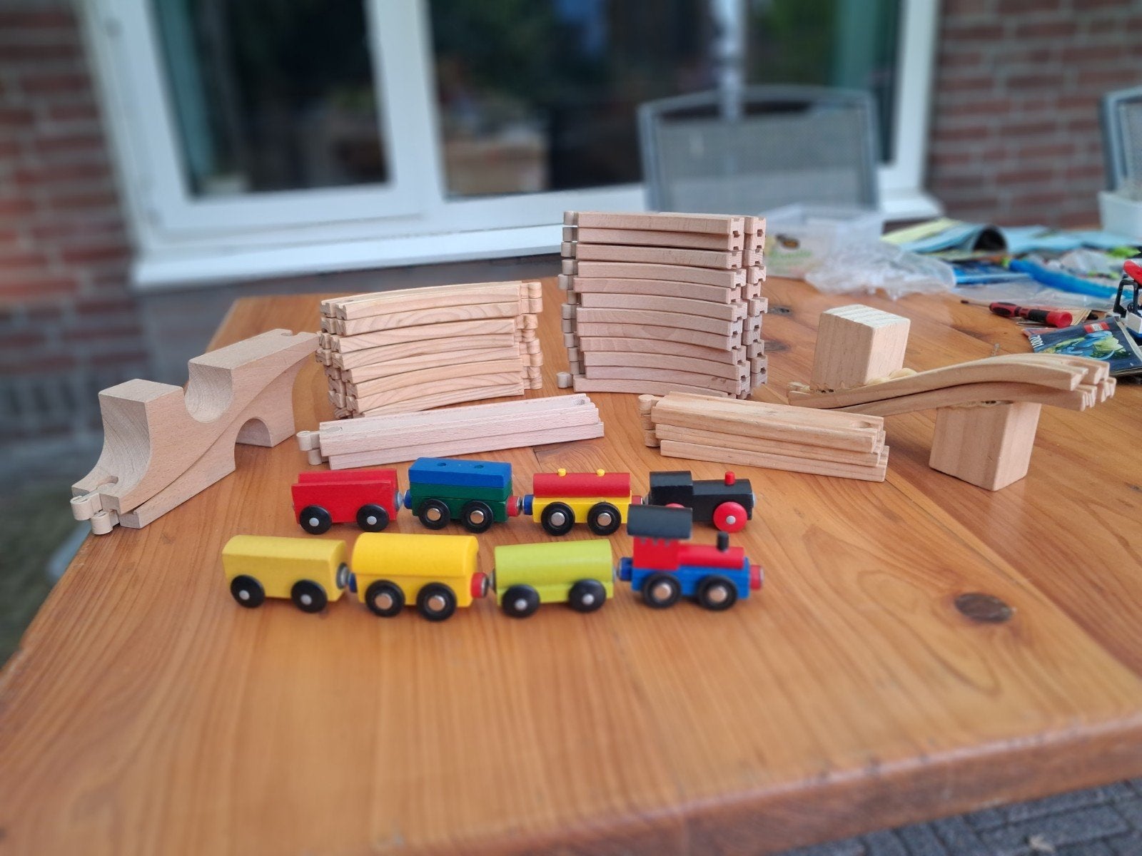 houten trein baan  met 2 treintjes, Ophalen of Verzenden, Zo goed als nieuw