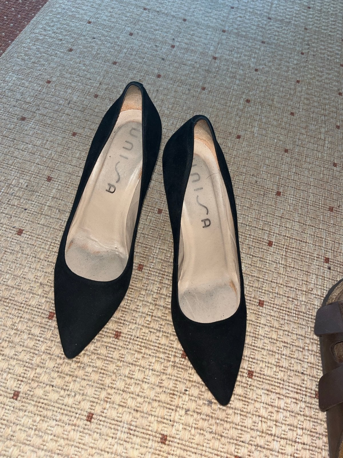 Unisa hakken maat 40 - Zwarte pumps, Ophalen of Verzenden, Gedragen, Zwart, Pumps
