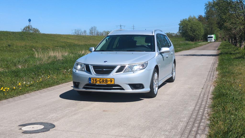 Saab 9-3 1.8i Estate 2008 Snow Silver, goed onderhouden, Auto's, Saab, Stof, 4 cilinders, 1796 cc, 122 pk