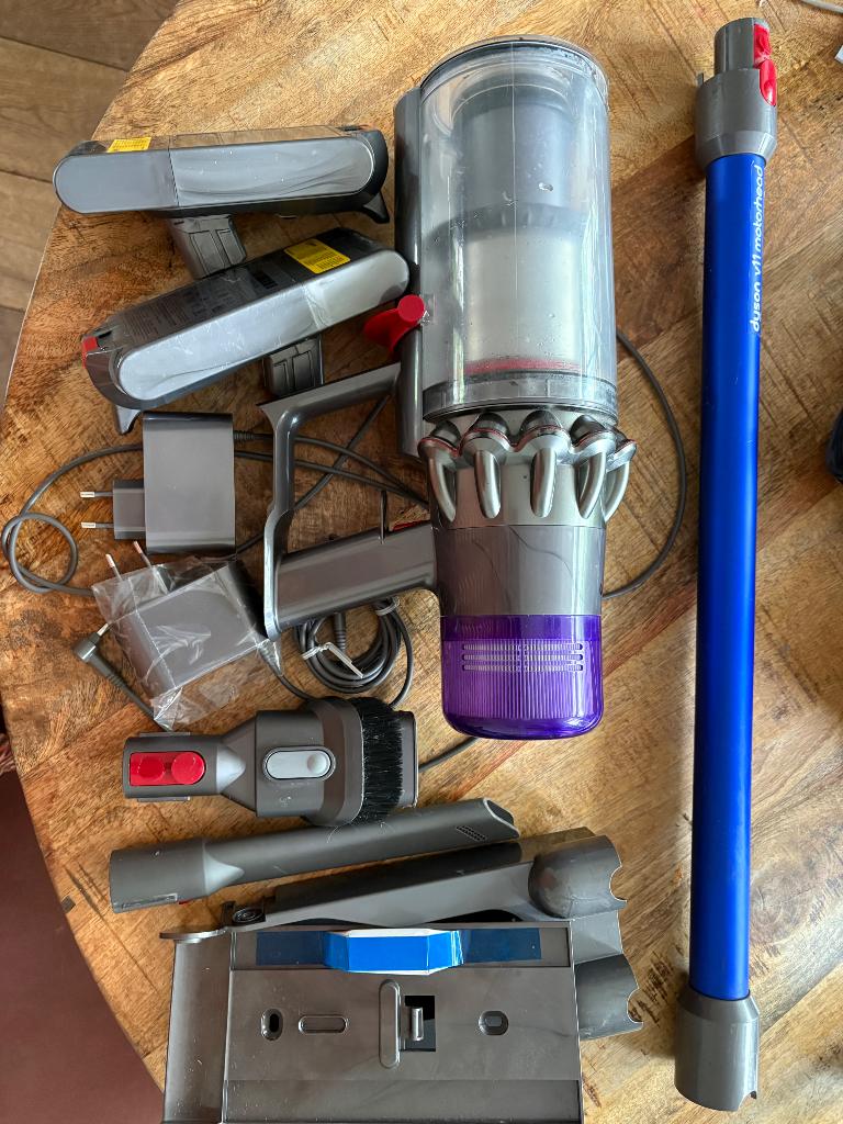 Dyson V11, Witgoed en Apparatuur, Stofzuigers, Gebruikt, Ophalen of Verzenden, Dyson, Reservoir
