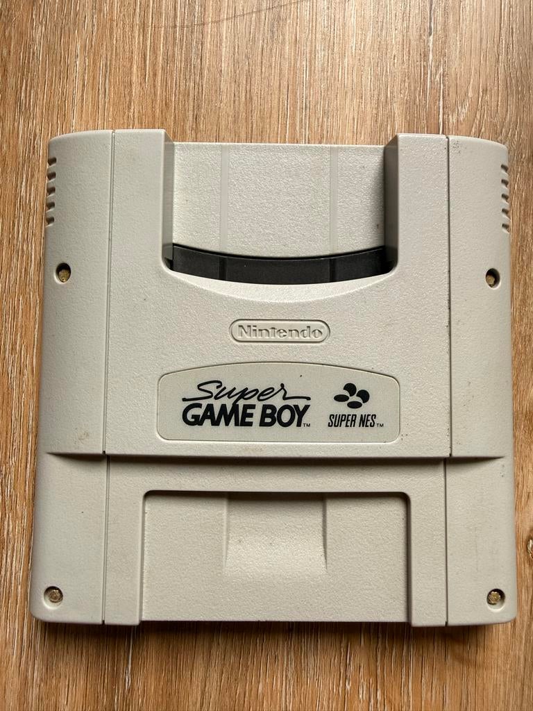 Super Game Boy Adapter voor Super Nintendo (SNES), Spelcomputers en Games, Ophalen of Verzenden, Gebruikt, Zonder controller, Met Super GameBoy adapter