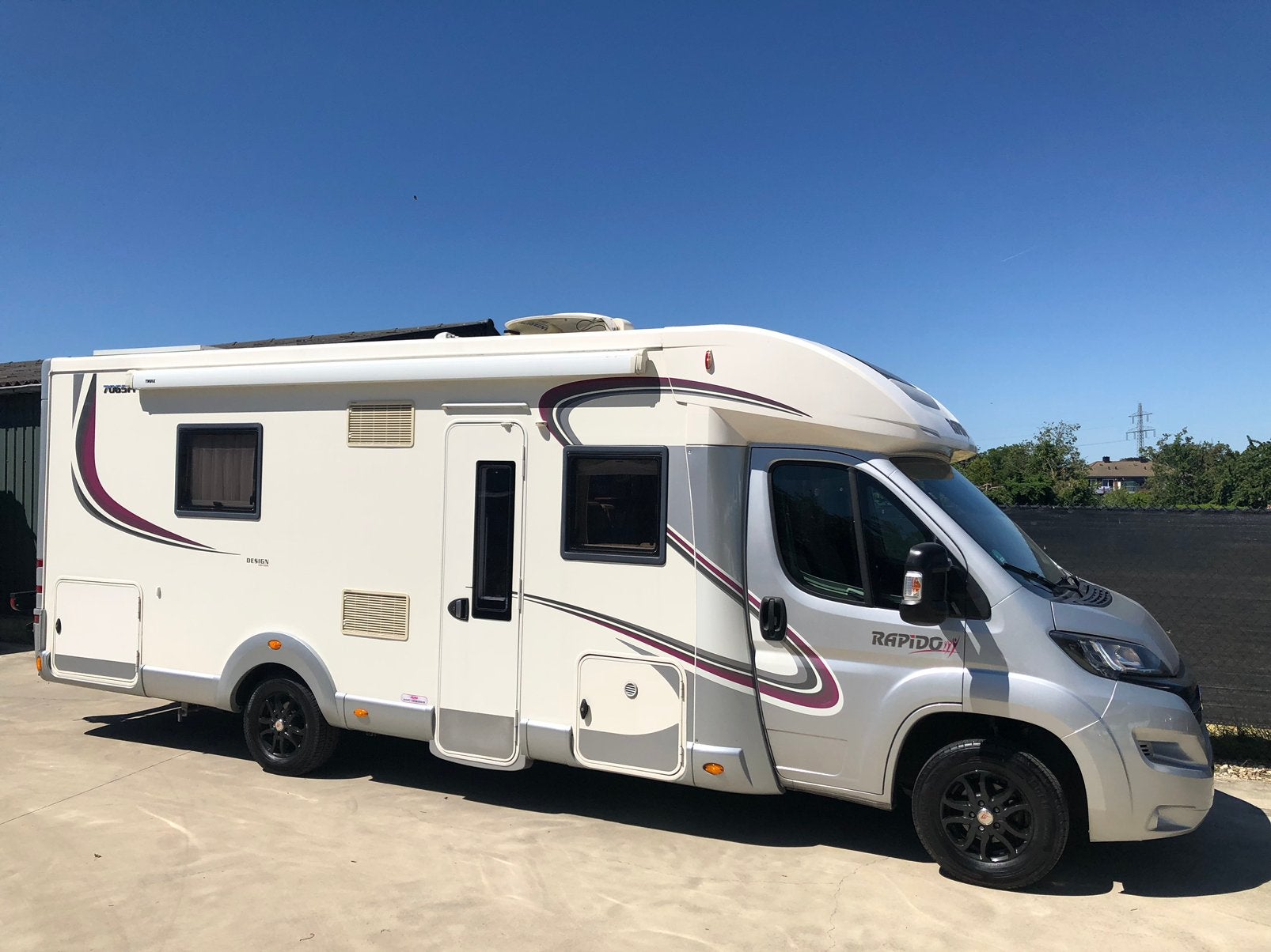 Caravans And Camping Lage