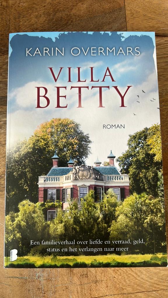 Karin Overmars - Villa Betty, Ophalen of Verzenden, Zo goed als nieuw, Karin Overmars
