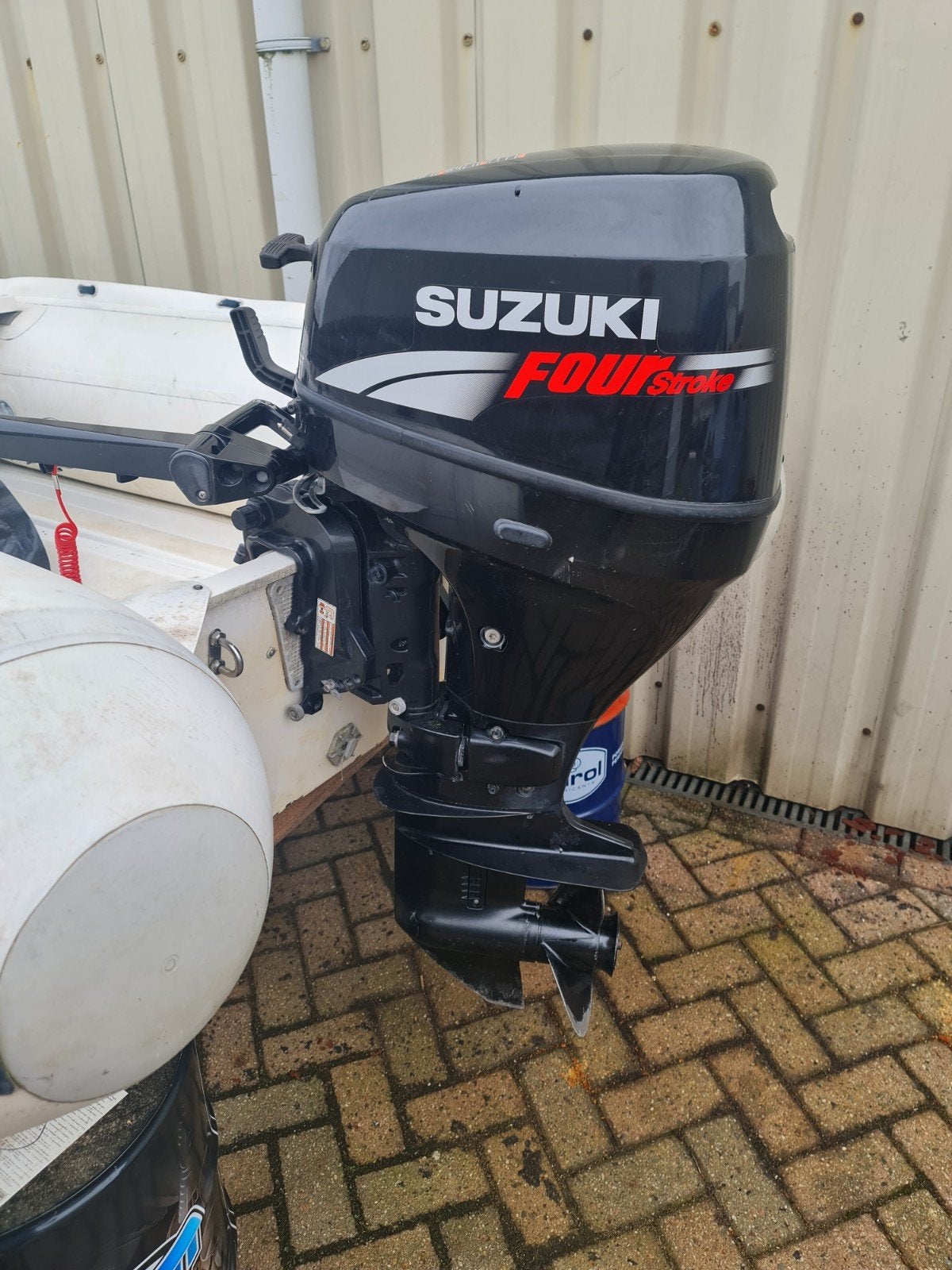 2x Suzuki 25pk V-twin buitenboordmotoren (kort- en langstaar, Watersport en Boten, Buiten- en Binnenboordmotoren, Ophalen, Benzine