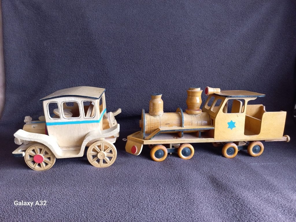 Modelauto's - houten handgemaakte oldtimer of locomotief, Ophalen of Verzenden, Zo goed als nieuw, Overige typen