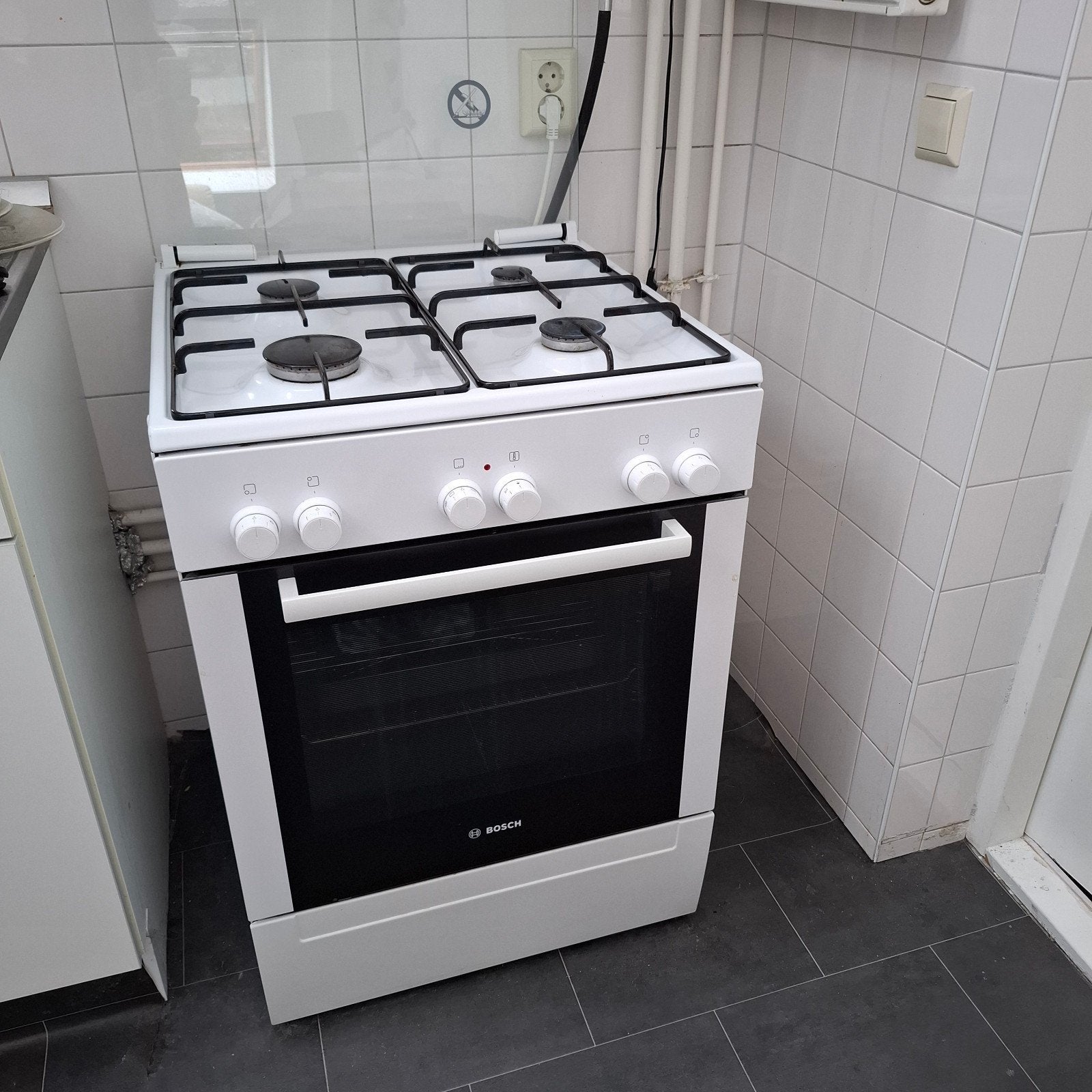 BOSCH gasfornuis + oven, Ophalen, Gebruikt, 4 kookzones, Gas
