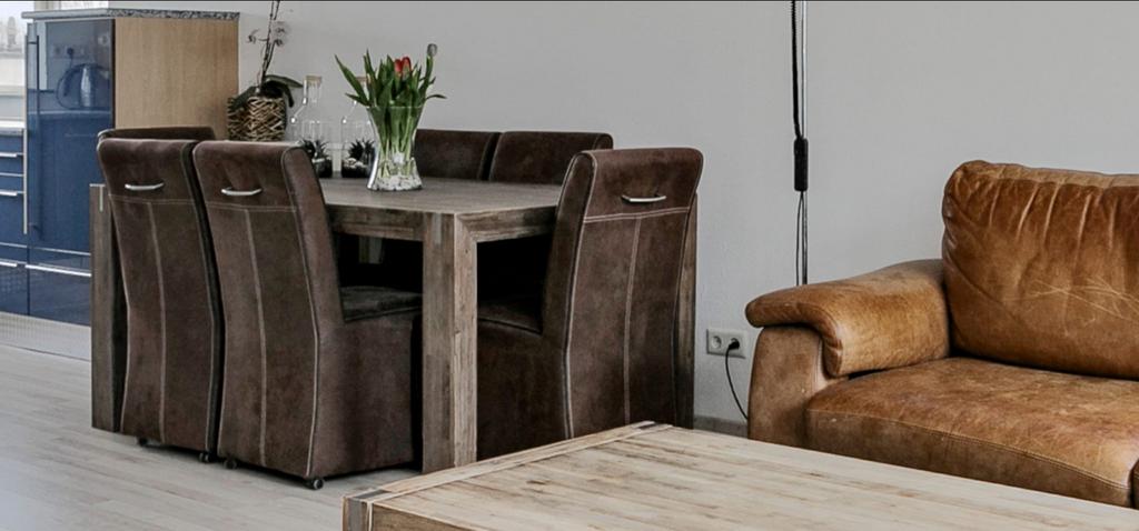 Eettafel met 6 stoelen, salontafel en tv-meubel, Ophalen of Verzenden, Zo goed als nieuw
