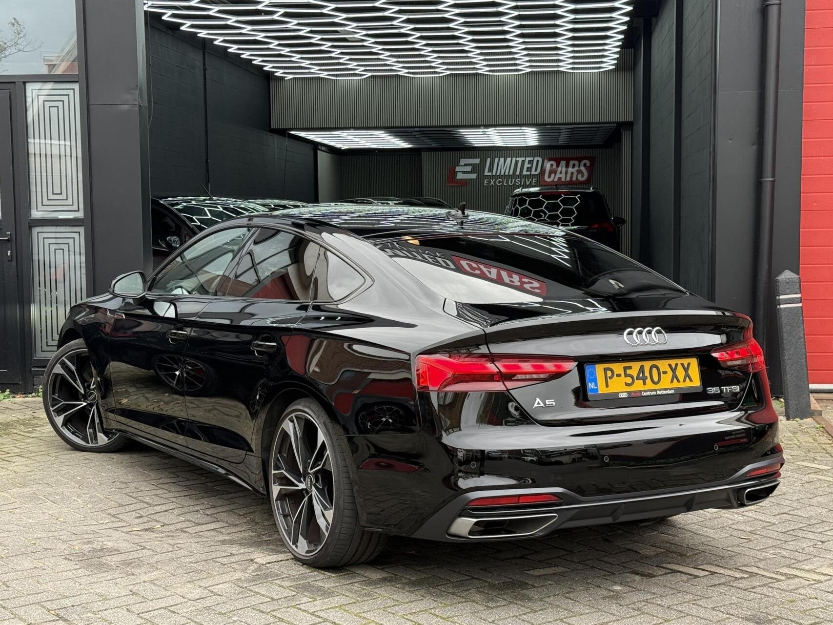 Audi A5 Sportback 35 TFSI Black Edition | NAP | PDC | 20INCH, Auto's, Audi, Dealer onderhouden, Stof, Gebruikt, 4 cilinders