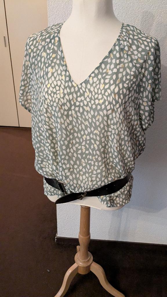 Top Vero Moda - XL - kleine gouden details, Kleding | Dames, Tops, Zo goed als nieuw, Maat 46/48 (XL) of groter, Groen, Korte mouw