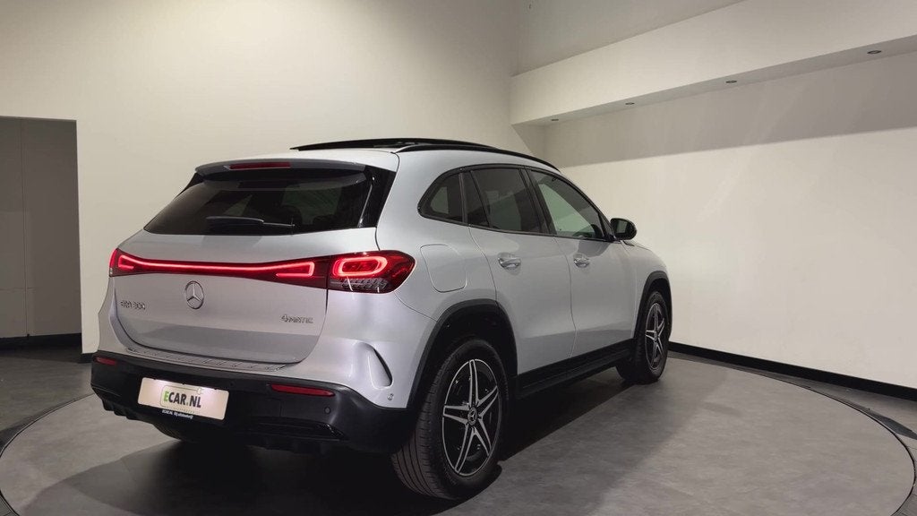 Mercedes-Benz EQA 300 4MATIC Business Solution 67 kWh | AMG, Auto's, Mercedes-Benz, Automaat, 228 pk, 2005 kg, Met garantie (alle)
