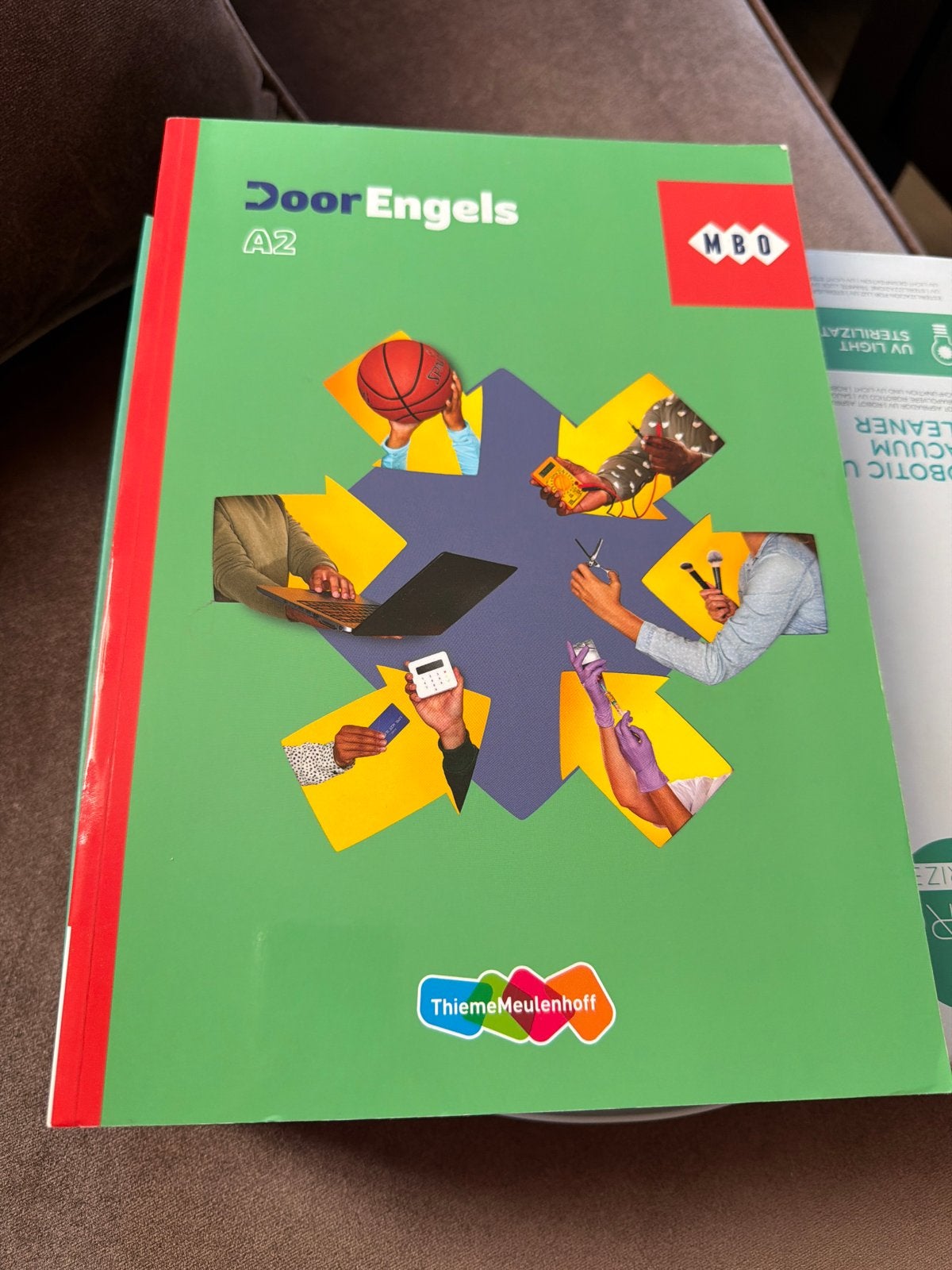 DoorEngels A2 MBO - Leerboek Engels, Boeken, Ophalen of Verzenden, Zo goed als nieuw, Non-fictie