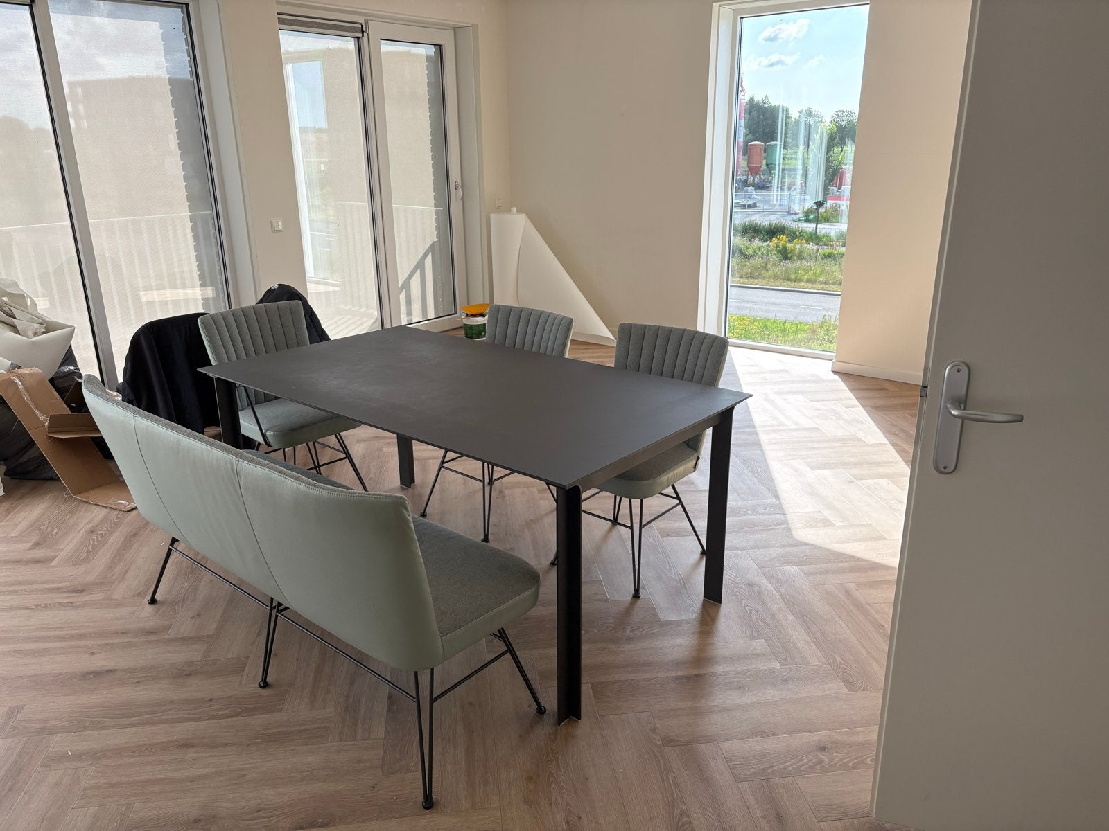 Uitschuifbare eettafel met stoelen van Montel