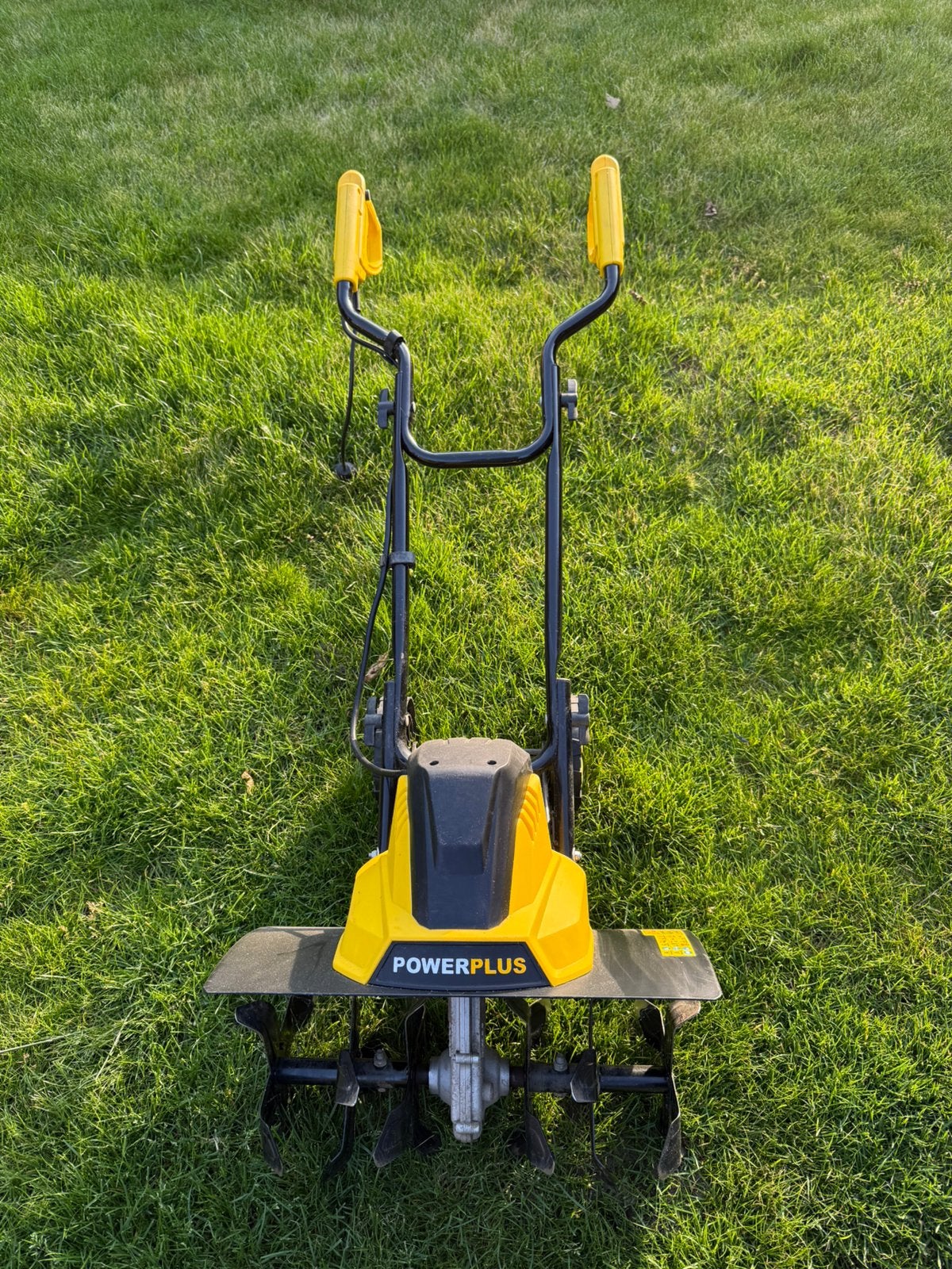 Elektrische tuinfrees / cultivator Powerplus 1500W, Ophalen, Zo goed als nieuw