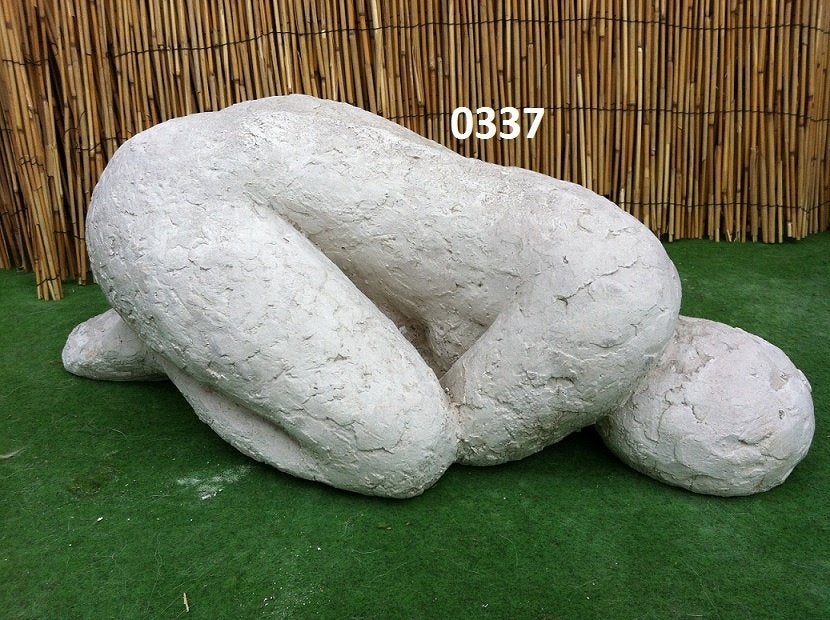 Vrouw. nr 0337, Ophalen, Nieuw, Beton, Mensenbeeld