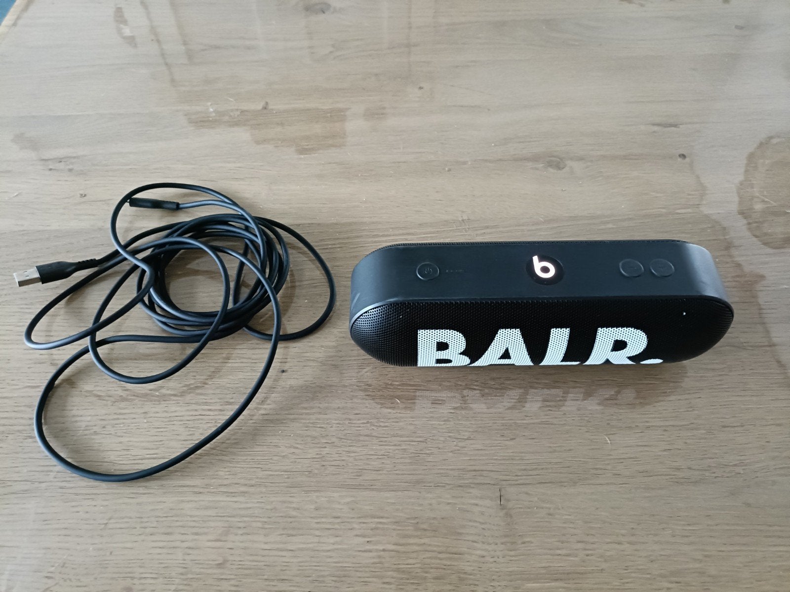 Beats Pill Bluetooth Speaker - Speciale BALR. Uitvoering, Overige merken, Gebruikt, Ophalen of Verzenden, Draagbare speaker