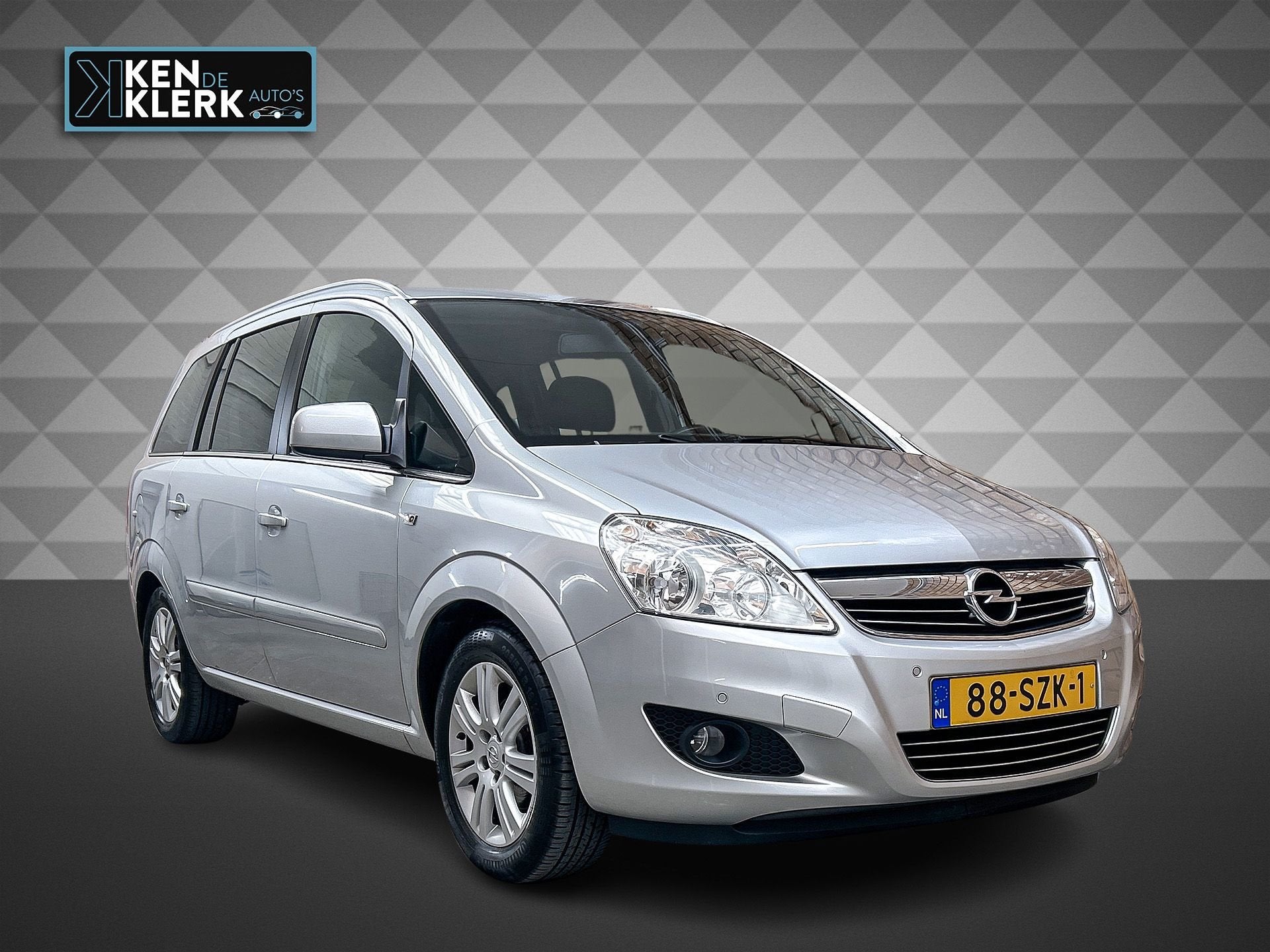 Opel Zafira 1.8 Cosmo| 7 persoons |Nwe koppeling |NAP!, Auto's, Voorwielaandrijving, Euro 5, Gebruikt, 4 cilinders