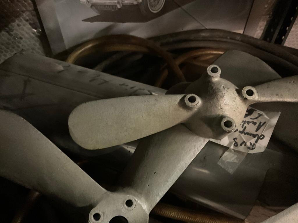 Austin Healey onderdelen: o.a. ventilatorbladen en uitlaat, Ophalen, Gebruikt, Austin