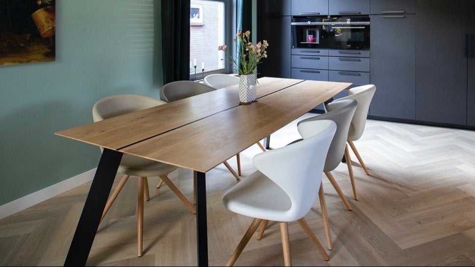 Eikenhouten eettafel met zwarte metalen poten, Huis en Inrichting, Tafels | Eettafels, Ophalen, Gebruikt, Eikenhout, 50 tot 100 cm