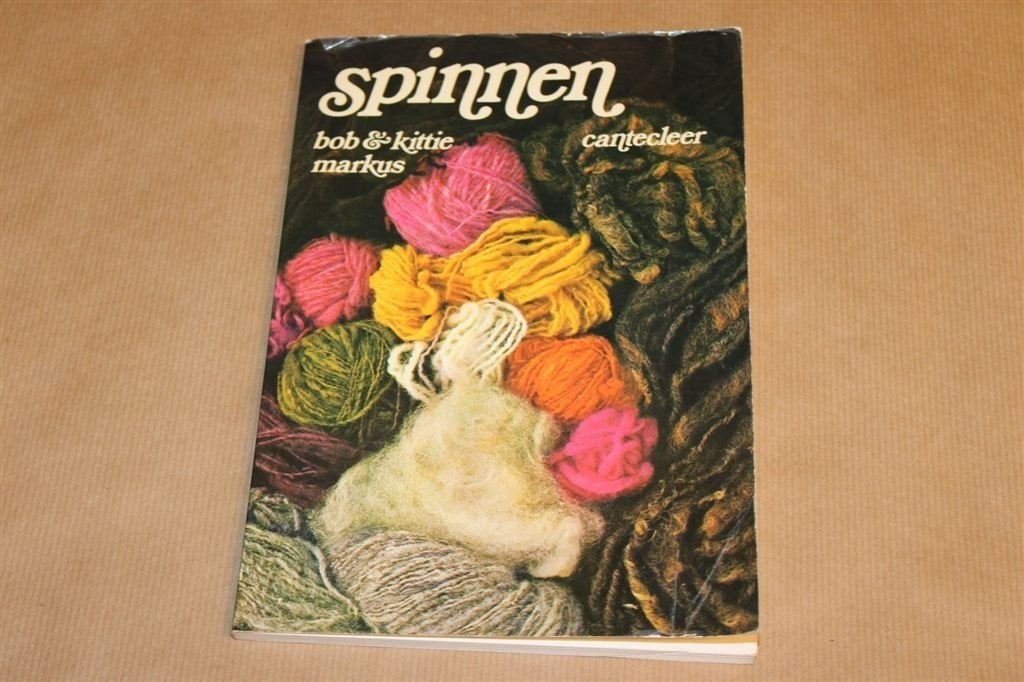 Spinnen — Wol Bewerken en Technieken [Vintage 1979], Boeken, Ophalen of Verzenden, Gelezen