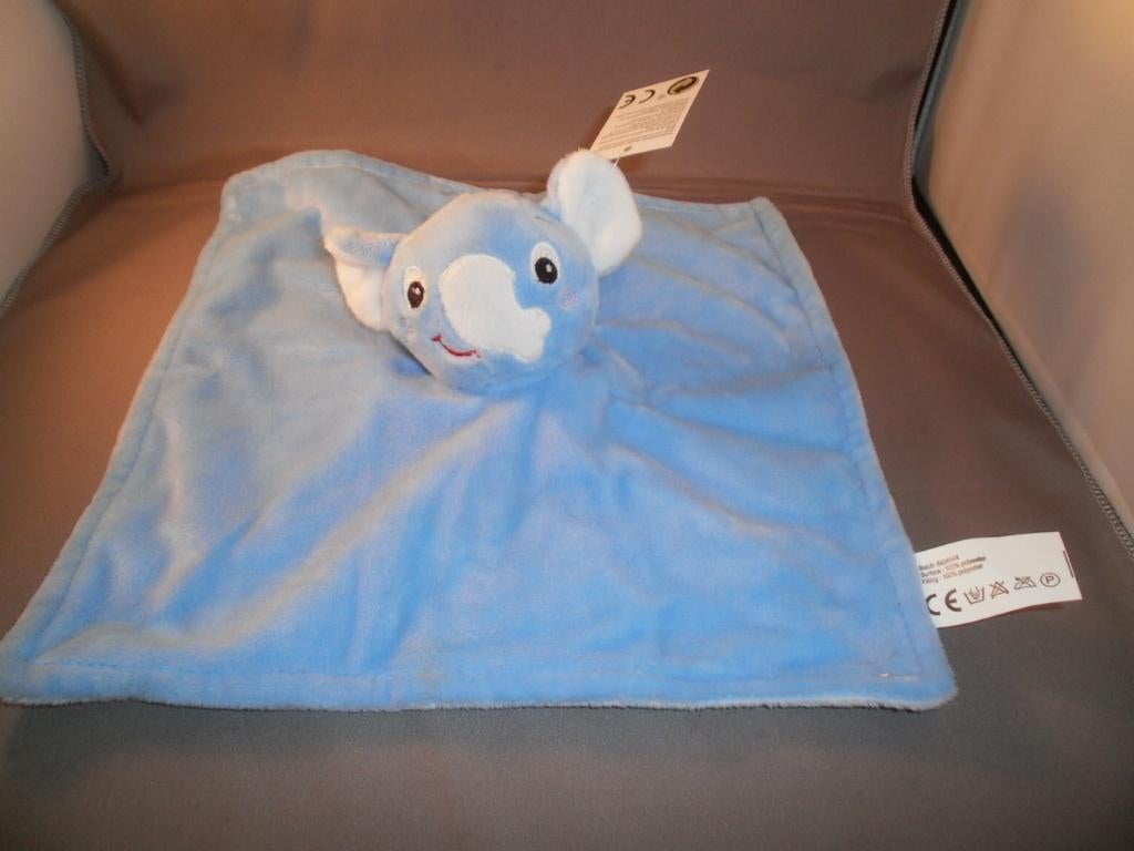Wibra olifant blauw/wit velours met rammel 25x25 cm Wit, Ophalen of Verzenden, Nieuw, Olifant