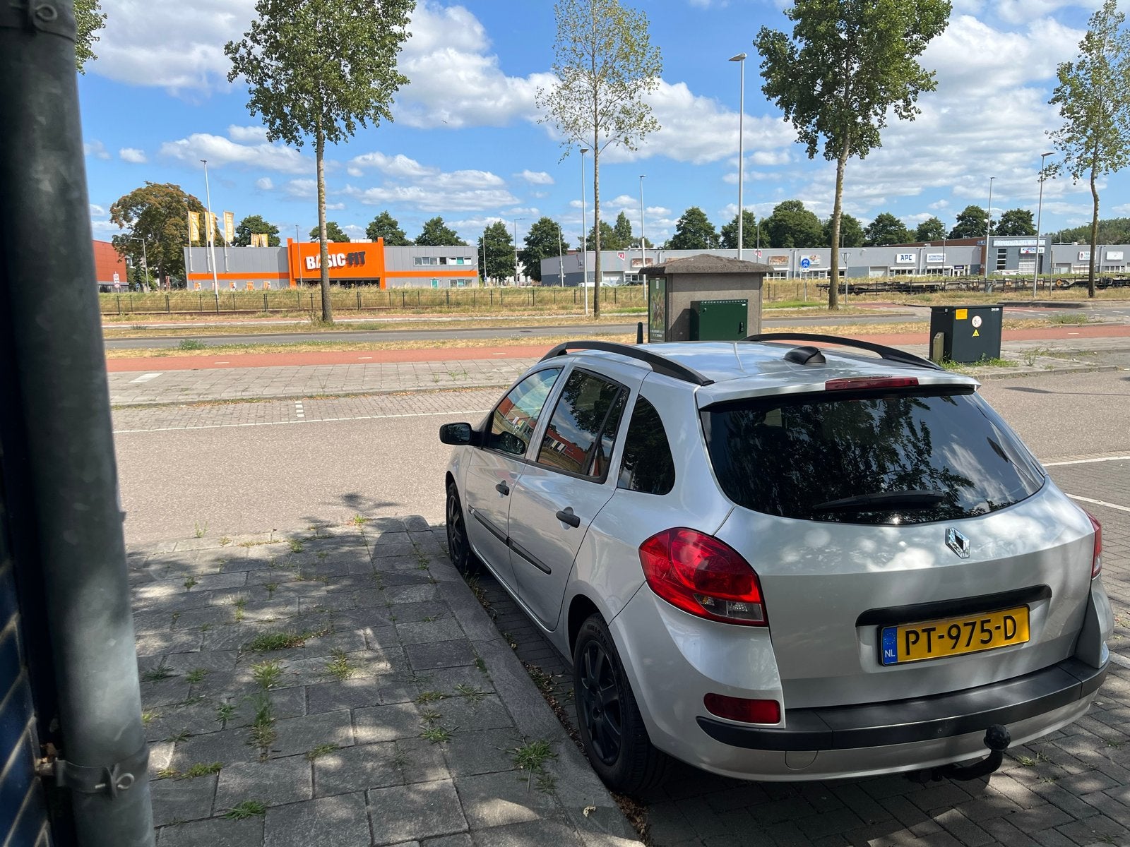 Renault Clio 1.2 16V Estate 2008 Grijs, Auto's, Renault, Voorwielaandrijving, 535 kg, 74 pk, 4 cilinders