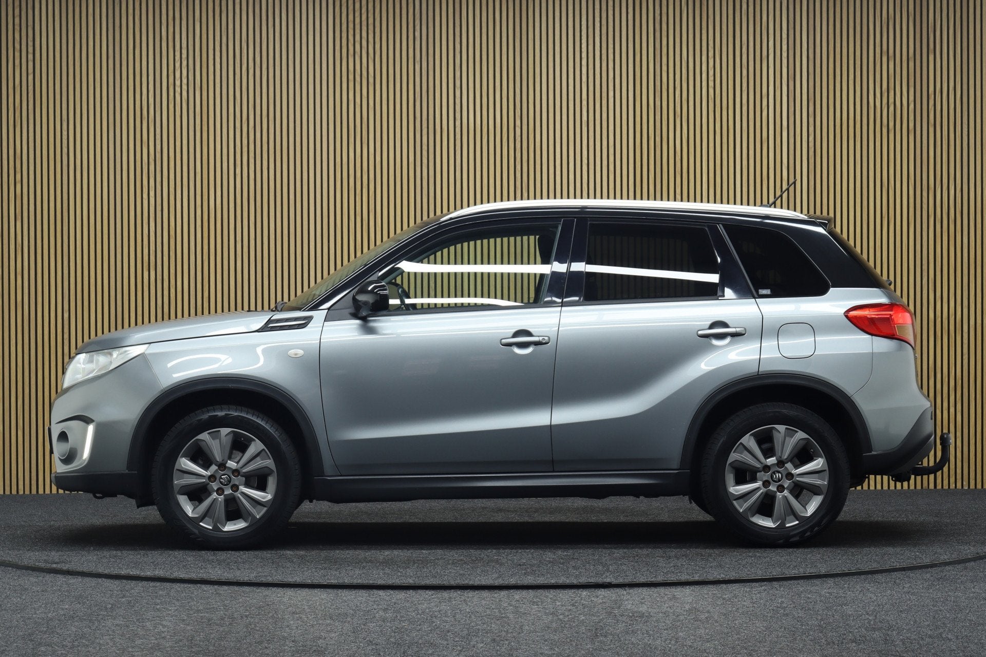 Suzuki Vitara 1.6 Exclusive Allgrip 4X4 | Adaptive Cruise |, Auto's, Keurmerk '100% Onderhouden', Dealer onderhouden, Stof, 4 cilinders