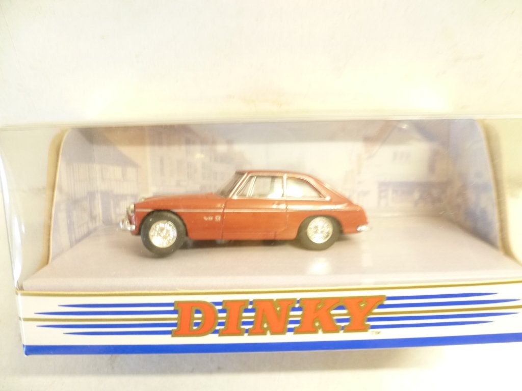 Matchbox Dinky DY19 MGBGT V8 1973 1:43 modelauto., Ophalen of Verzenden, Nieuw, Auto, Matchbox