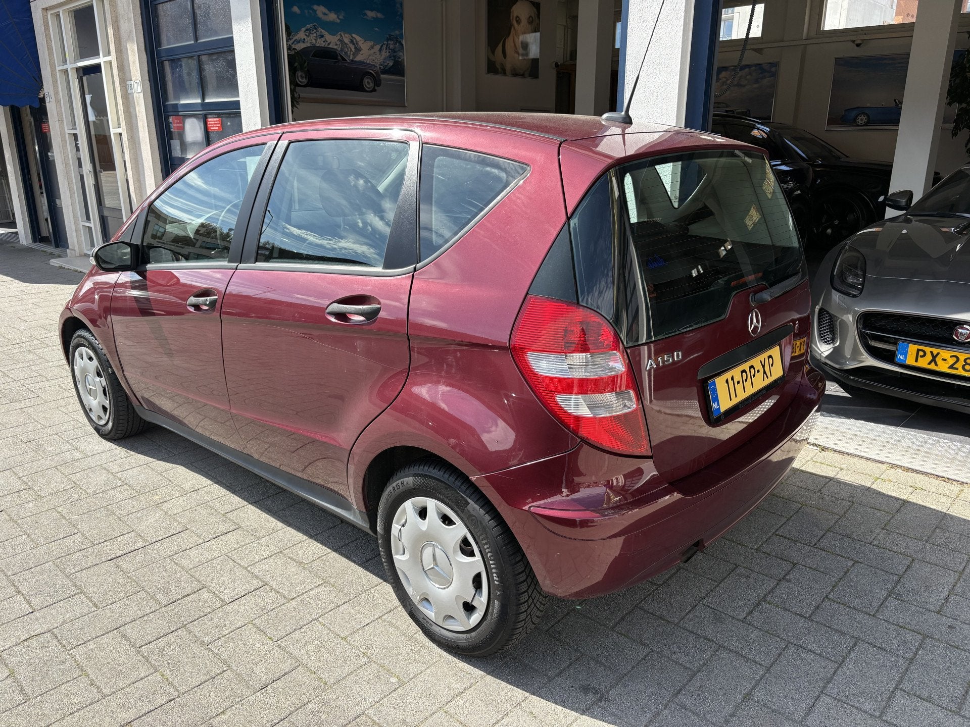 Mercedes-Benz A-Klasse 150 Classic 5-DEURS/AIRCO/NW APK, Auto's, Voorwielaandrijving, 4 cilinders, 400 kg, 49 €/maand