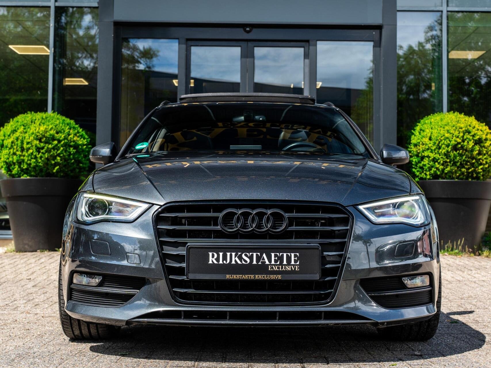 Audi A3 Sportback 1.8 TFSI S-Line|PANO|STOELV|19'|PDC|CRUISE, Gebruikt, 4 cilinders, Met garantie (alle), 179 pk