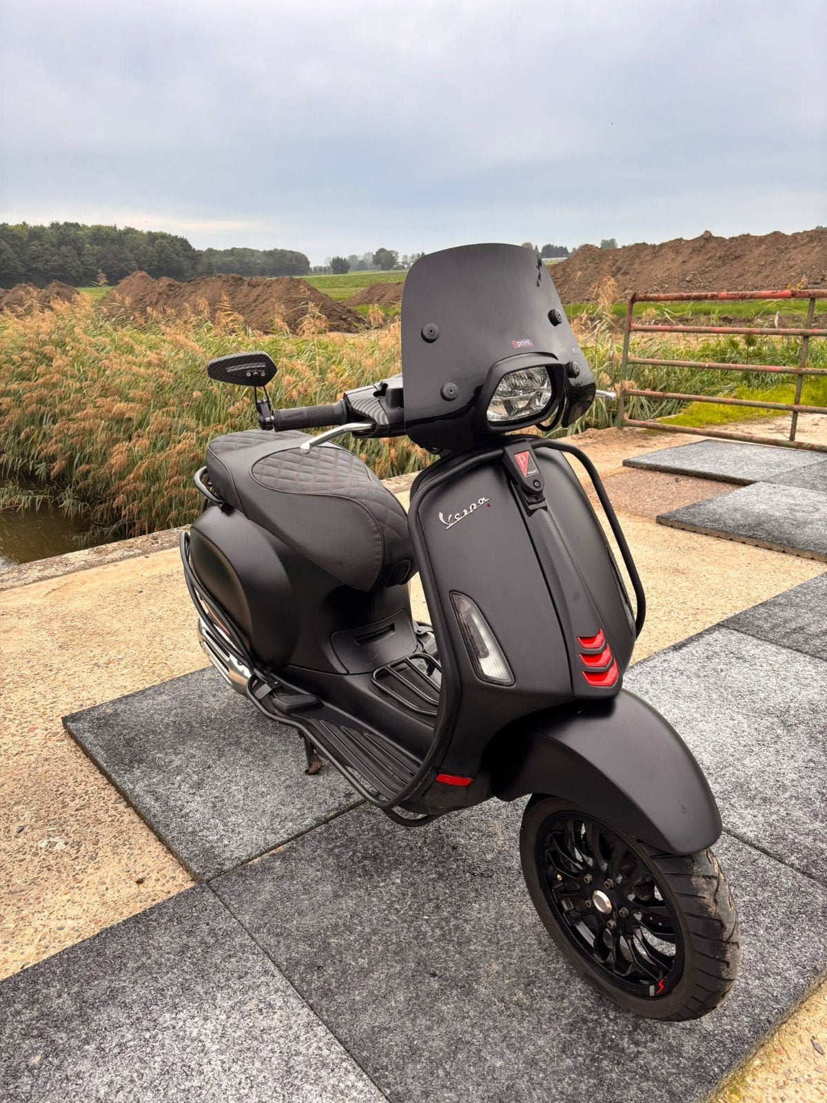 Vespa Sprint 2021 Full option mat zwart 11500 km, Fietsen en Brommers, Ophalen, Maximaal 45 km/u, Vespa S, 49 cc