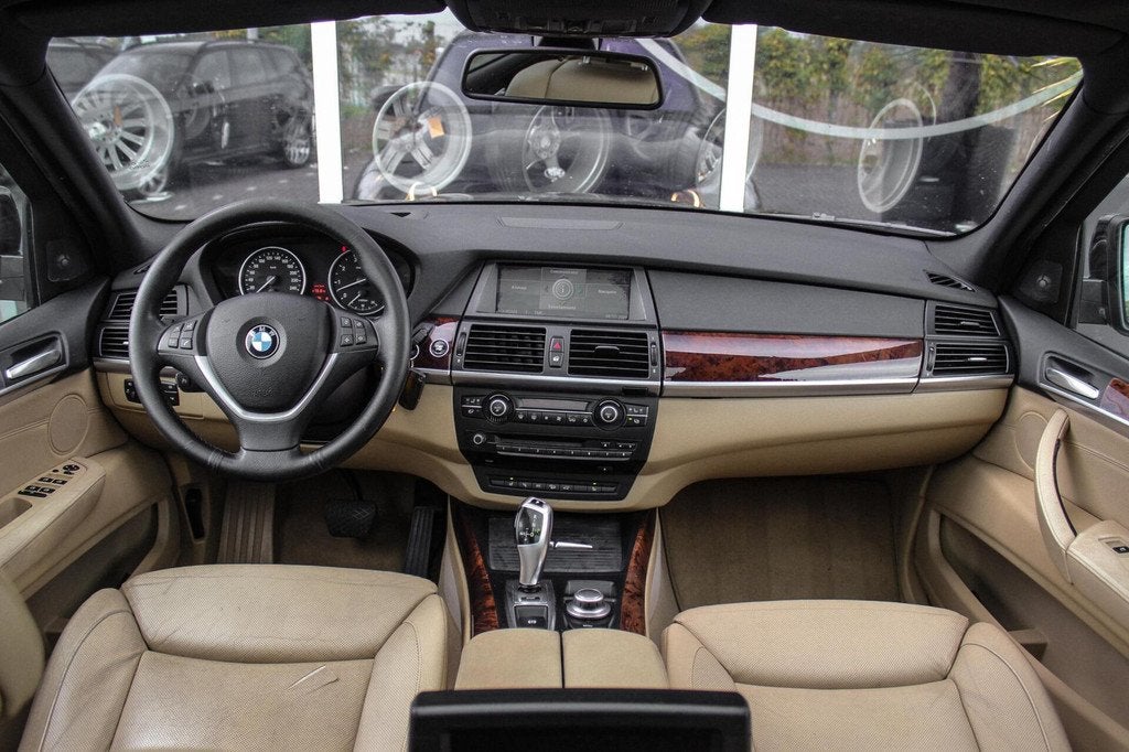 BMW X5 xDrive48i High Executive | Youngtimer | € 10.702,47, Auto's, BMW, Gebruikt, 138 €/maand, 4799 cc, Zwart