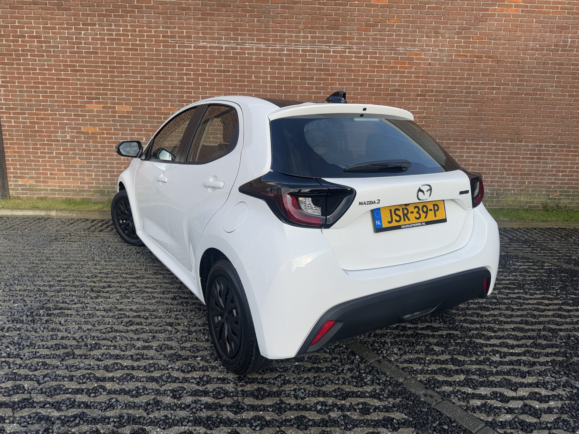 Mazda 2 Hybrid 1.5 Prime-Line (bj 2026, automaat), Auto's, Dealer onderhouden, Gebruikt, Wit, Bedrijf