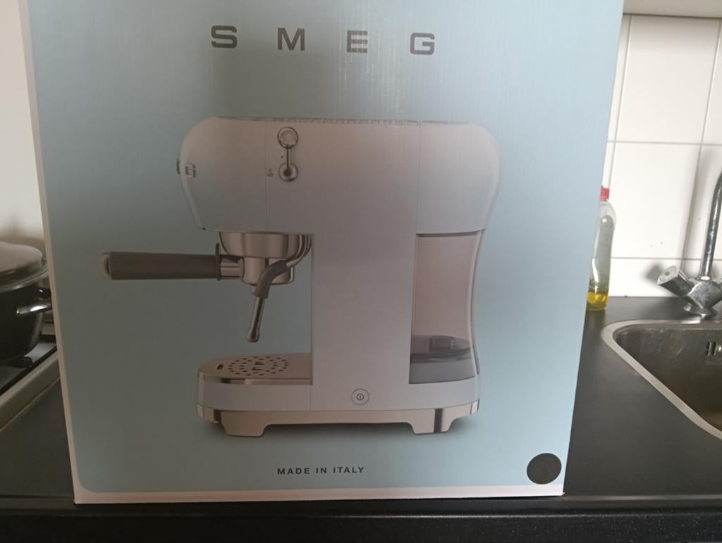 Smeg espressoapparaat nieuw in doos, Witgoed en Apparatuur, Ophalen of Verzenden, Nieuw, Espresso apparaat