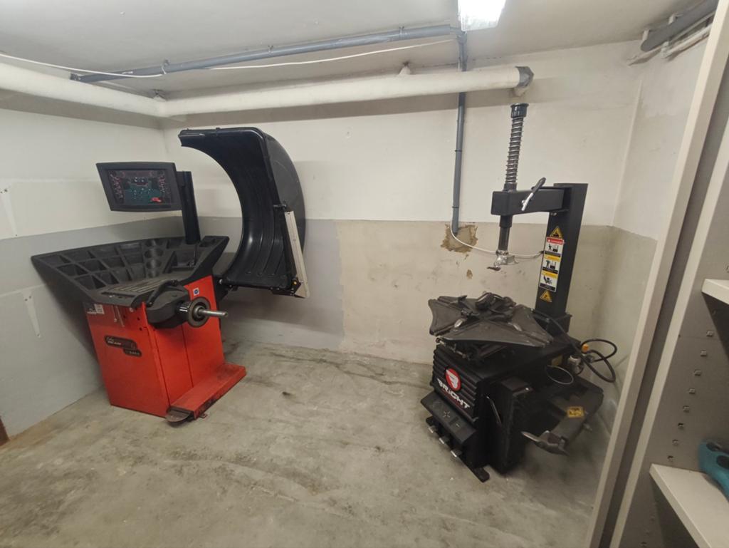 Bandenmachine + balanceerapparaat, Ophalen