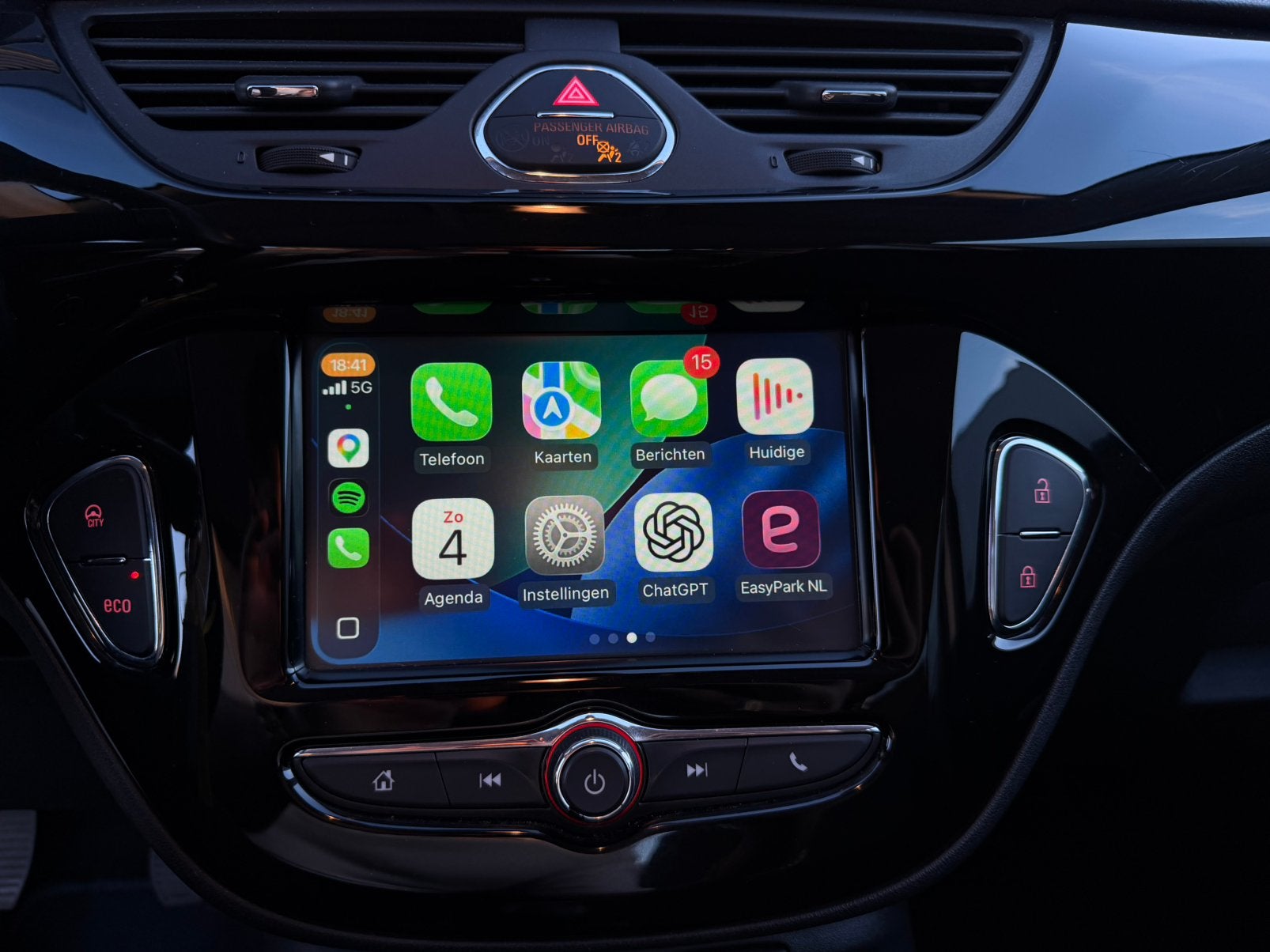 Foto 11 van Opel Corsa 1.0 | CarPlay | Airco | Nieuwe APK | OH-beurt