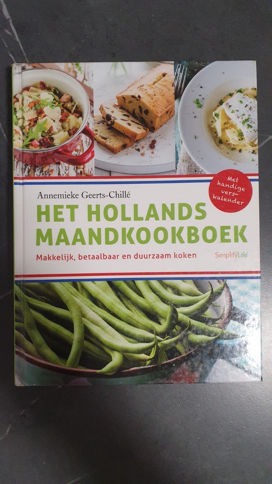 Het Hollands Maandkookboek - Annemieke Geerts-Chill&eacute;, Hoofdgerechten, Ophalen of Verzenden, Zo goed als nieuw, Annemieke Geerts-Chill&eacute;