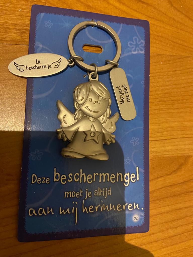 Splinternieuwe Bescherm engel sleutelhanger engeltje, Verzamelen, Sleutelhangers, Ophalen of Verzenden, Zo goed als nieuw