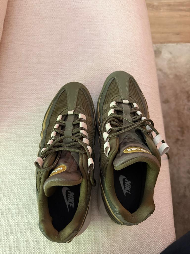 Nieuwe Nike Air Max 95 - Olijfgroen - Maat 42, Ophalen of Verzenden, Nieuw, Groen, Sneakers of Gympen