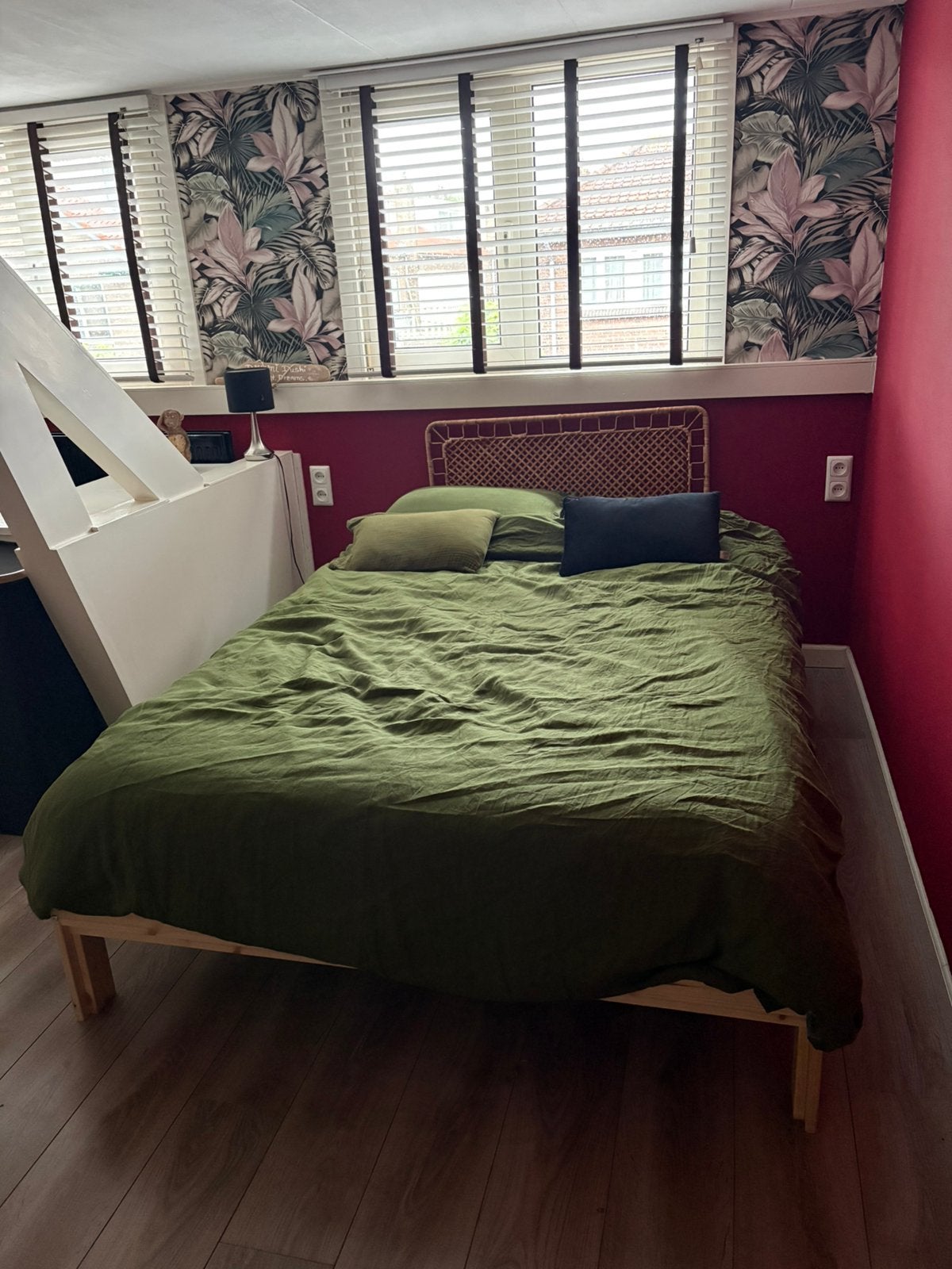 IKEA tweepersoonsbed 140x200 incl. matras en rotan hoofdbord, Ophalen, Tweepersoons, 140 cm, Zo goed als nieuw